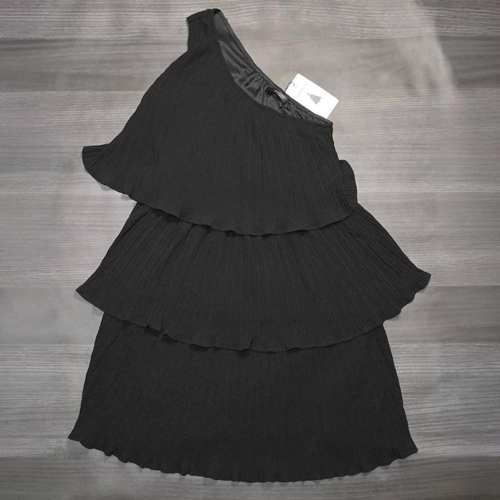 Zesica black one shoulder dress with pleated layers, size Medium